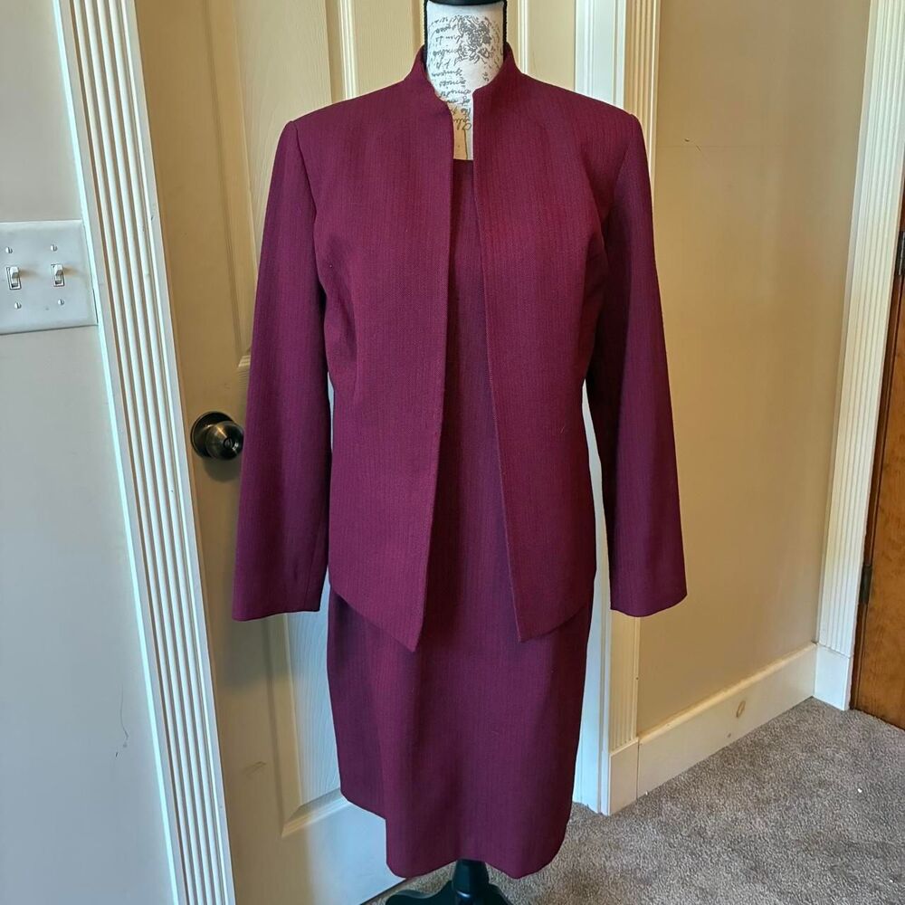 Amanda-smith Women's Burgundy Suit